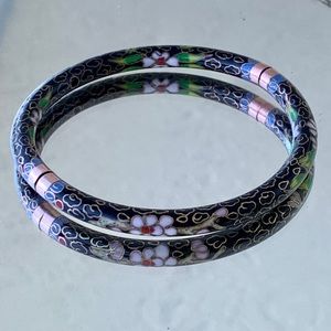 LAST PICE DROP!! Vintage Hinged Cloisonné Bangle Bracelet